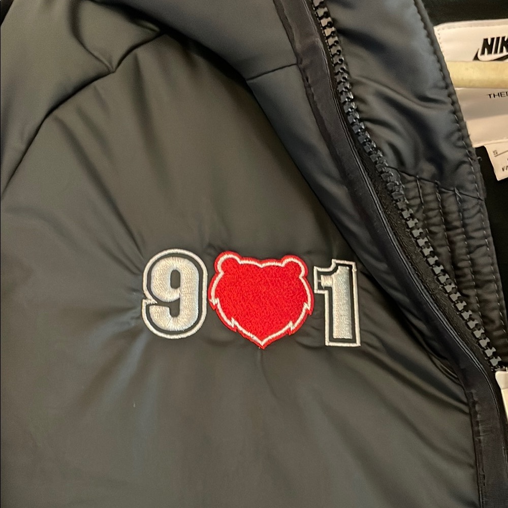Nike 901 Black Puffer Jacket with Hood‎ size small - Picture 6 of 13